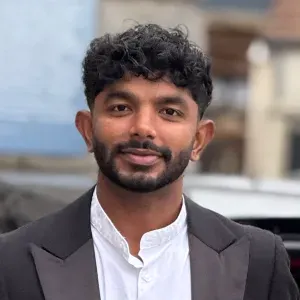 Professional Cleaner in Paris Responsible House Cleaner