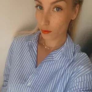 "Maman de deux enfants propose garde d'enfants"