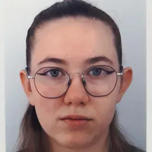 Baby-sitter disponible à toutes heures !