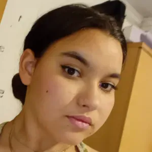 Experienced babysitter looking for a job