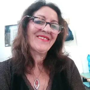 Badante  di sera massima serieta latina