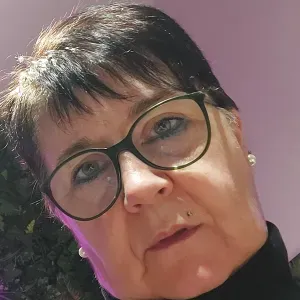 Garde a domicile pour personne aide ménagère aide soignante