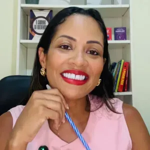 Psicóloga e Pedagoga Cuidados infantis com carinho