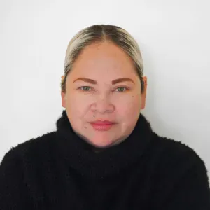 Femme professionnelle du secteur du nettoyage à Toulouse 