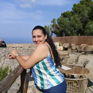 Niñera y/o canguro con experiencia en el cuidado de niños 