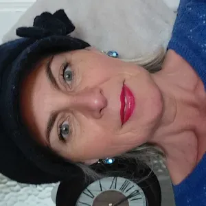 Aide ménagère. Dame de compagnie.