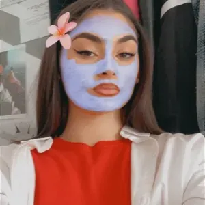 jeune fille motivé pour du baby-sitting