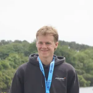 Baby-sitter débutant à Tiercé 