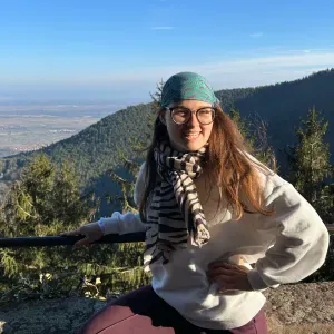 Tout-petit à suivre… et à câliner à temps plein ! 🎈