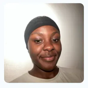 Baby-sitter la pour vous aider!!