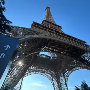 Baby-sitter de 17 ans en recherche d'un petit emploi.