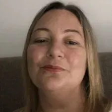 Auxiliar/terapeuta ao dimicílio idosos