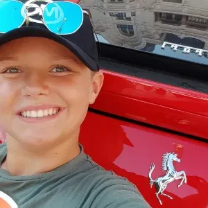 Bonjours je m'appelle anthony et j'adore les enfants