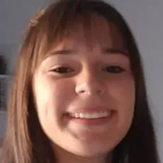 Étudiante passionnée et expérimentée en garde d'animaux