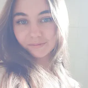 Etudiante en langues (anglais/italien/russe)