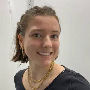 Étudiante à Bruxelles, langue maternelle 