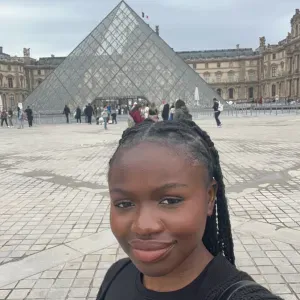 Baby-sitter occasionnelle à Paris