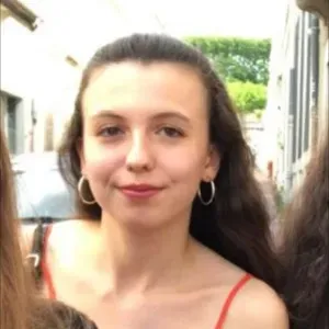 Étudiante disponible pour de l'aide aux devoirs