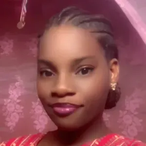 Baby-sitter passionnée et responsable.