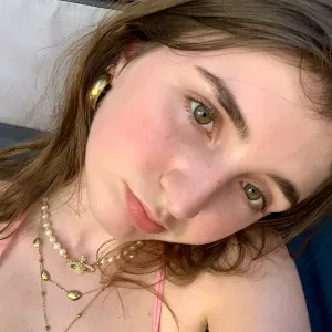 Jeune baby-sitter dans les Yvelines 