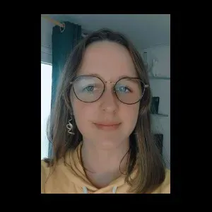 Nounou enfant de +de 3 ans disponible de suite