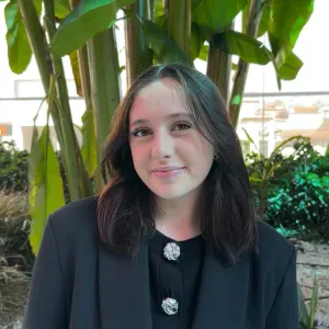 Débutante en baby-sitting, fiable et de confiance.
