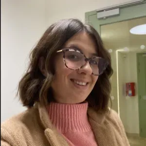 Disponible pour du babysitting en soirée, ou week-ends