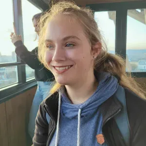 Zuverlässige & liebevolle Babysitterin