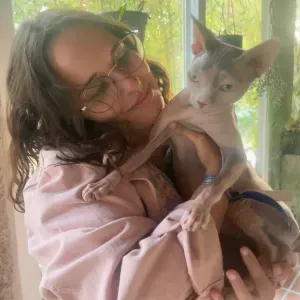 Empregada de limpeza responsável 