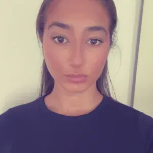 Baby-sitter disponible à Nanterre