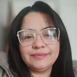 Babysitter com experiência no Brasil 