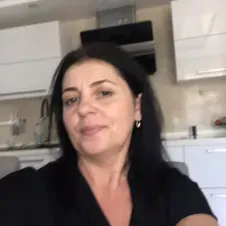 Je suis  disponible deux fois par semaine