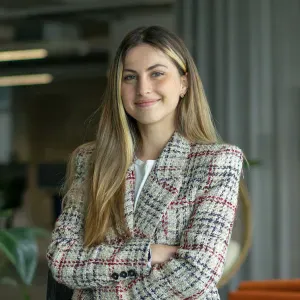 Donna delle pulizie con esperienza per 2 ore settimanali