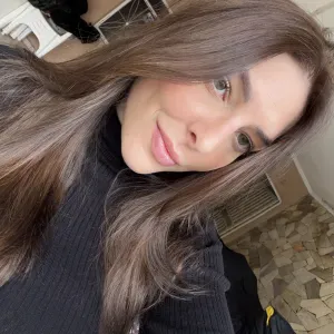 JE RECHERCHE UN POSTE D'AIDE-SOIGNANTE 