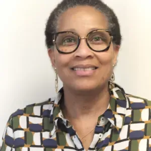 Pet-sitter à Chaville pour balades en forêt 