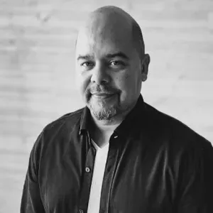 An Insightful Tutor in English; Helpful, in Finnish