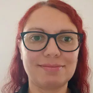 Cuidadora compassivo e com experiência no Porto