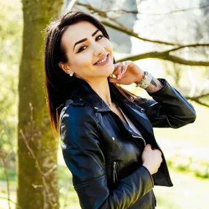 Baby-sitter expérimenté et maman depuis 8ans! 