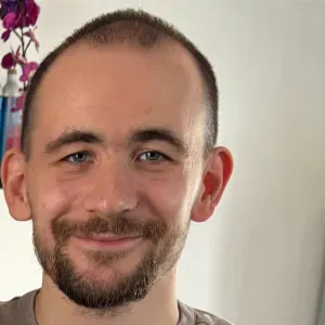 Baby-sitter sérieux et attentionné 