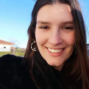 Jovem para atividades de limpeza em Oliveira de Azeméis