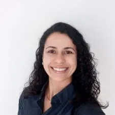 Sou uma cuidadora muito atenciosa, responsável e pontual.