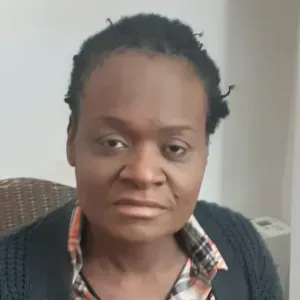 Dame de compagnie (entretien, soutien émotionnel) à Paris.