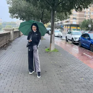 Cuidado de niño o niñas o también mascotas 