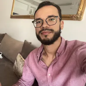 Je cherche une professeur de français 