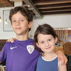 Sortie d'école pour Raphaël 7 ans et Clara 5 ans