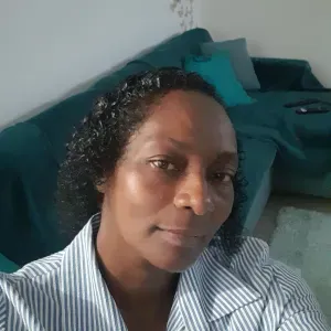 Baby -sitter expérimentée à Cayenne 