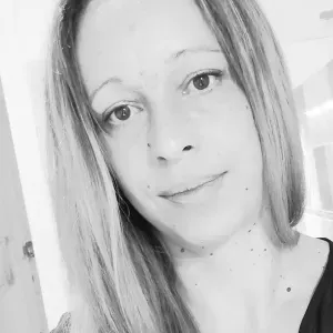 Baby-sitter expérimentée pour garder vos bébés 