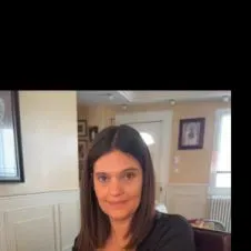 Nounou au domicile des parents.