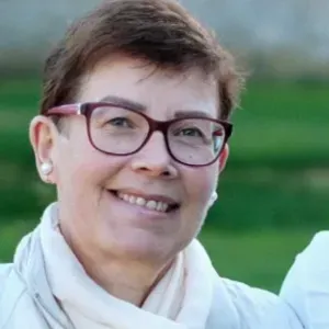 Auxilliaire de vie diplomée et libre de suite.