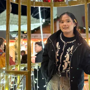 i love to care for older peoples